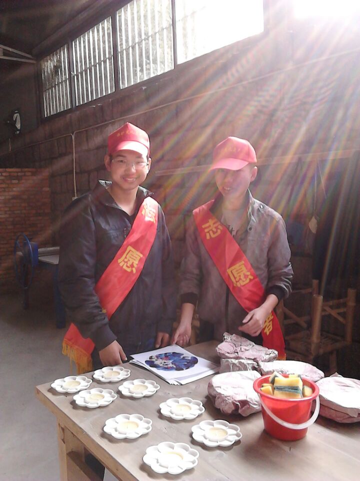 弘扬雷锋精神，彩陶展义工行